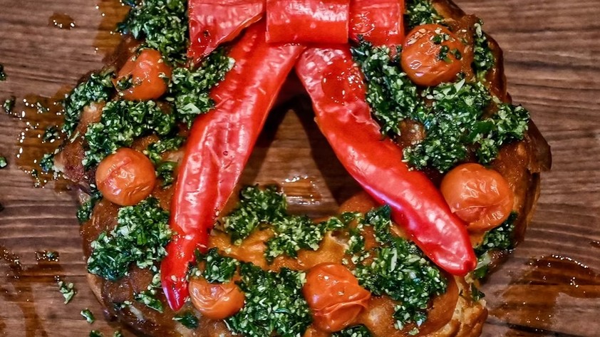 Christmas Wreath Garlic Bread