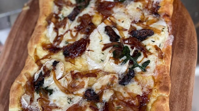 Caramelized Onion Steak and Fontina Pizza